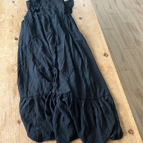 Long Black embroidered front dress. NWT WHO WHAT WHERE - Picture 5 of 5